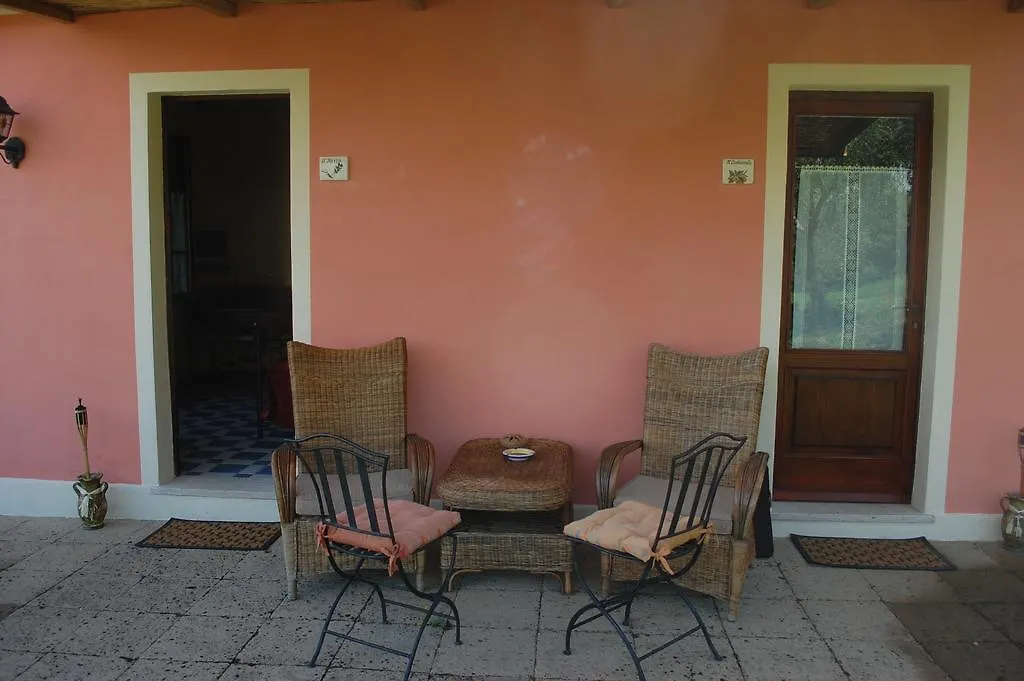 Bed and Breakfast Il Pino Vetulonia Italia